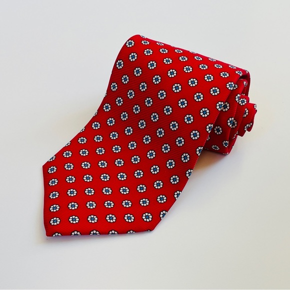 BROOKS BROTHERS Basics 100% Silk Necktie Designer Red w Blue Medallions Print - Picture 5 of 5